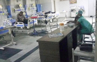 इलाज के नाम पर पूरी रात कमाई करता रहा ये अस्पताल, वायरल हुई I.C.U की तस्वीरें इलाज के नाम पर पूरी रात कमाई करता रहा ये अस्पताल, वायरल हुई I.C.U की तस्वीरें