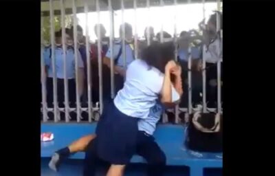 स्कूली छात्राओं की ऐसी मर्दानी लड़ाई शायद ही पहले कभी देखी हो, देखें वीडियो