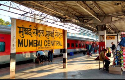 वीडियो : मुंबई सेंट्रल रेलवे स्टेशन पर एक महिला अचानक ट्रेन के नीचे आ गई, फिर मच गई चारो ओर अफरा-तफरी वीडियो : मुंबई सेंट्रल रेलवे स्टेशन पर एक महिला अचानक ट्रेन के नीचे आ गई, फिर मच गई चारो ओर अफरा-तफरी