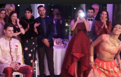 वीडियो : जब दुल्हन नाची देसी अंदाज में तो विदेशी दूल्हा हुआ फिदा वीडियो : जब दुल्हन नाची देसी अंदाज में तो विदेशी दूल्हा हुआ फिदा