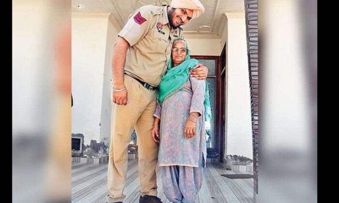 दुनिया का सबसे लंबा पुलिसवाला जगदीप बाजवा पंजाब अमृतसर